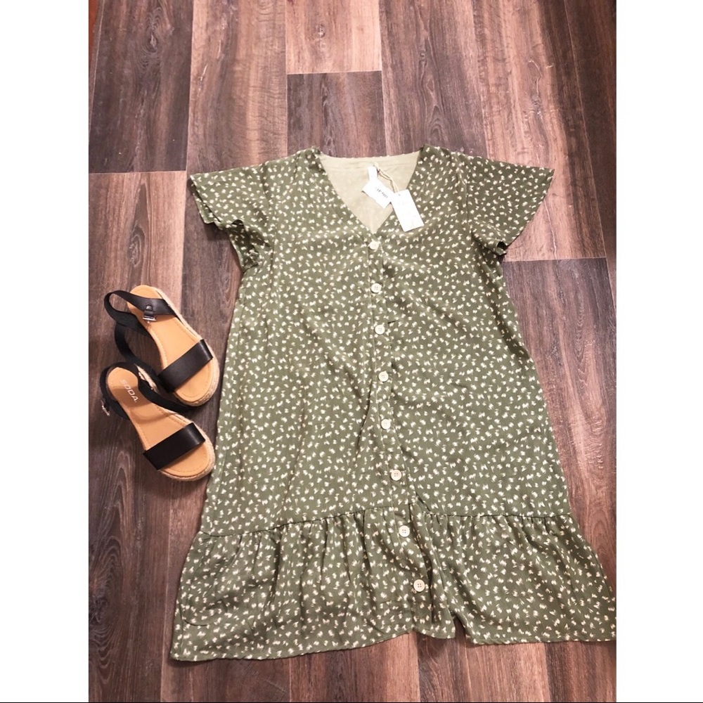 Green and white pattern oversized dress size M